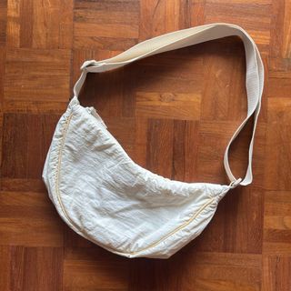 (Category: ) located in . Submitted by waffles.clothes (Listing ID 1412928037, Image 1). Description: .
