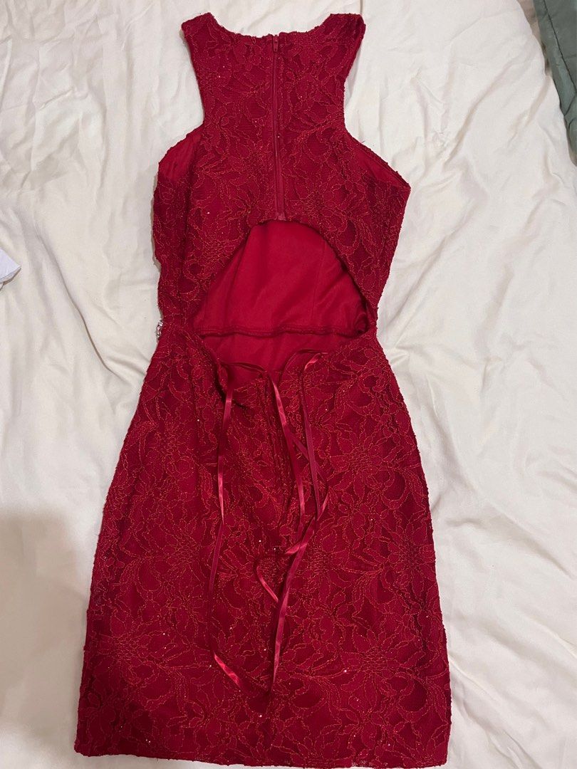 Vintage Ruby Red Halter Dress (Category: Dresses) located in Quezon City. Submitted by alex_declutter (Listing ID 1412924476, Image 2). Description: -Formal Ruby Red Dress -Has glitters (camera doesn’t do justice) -REALLY GOOD FABRIC, high quality -Padded (You don’t need a bra) -Body Hugging -Fits XS-S -Vintage.