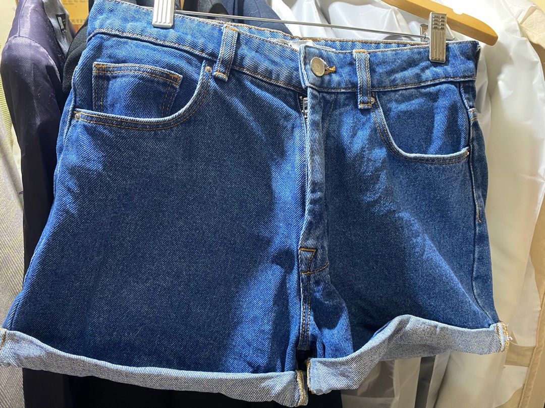 Zara Denim Shorts (Category: Shorts) located in Pasay City. Submitted by _jkching (Listing ID 1413021655, Image 1). Description: - Zara denim shorts - Classic design - Front and back pockets - Button closure - Rolled hem - Size: EUR 36, USA 04, MEX 26 - Made in Bangladesh.