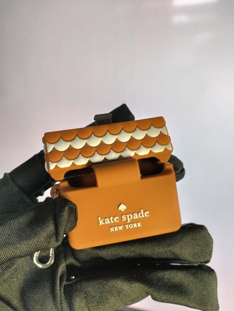 3rd Gen Ipod case Kate Spade Brand (Category: Portable Audio Accessories) located in Manila. Submitted by alayassulittipidfinds (Listing ID 1414655583, Image 3). Description: grom japan bnew.