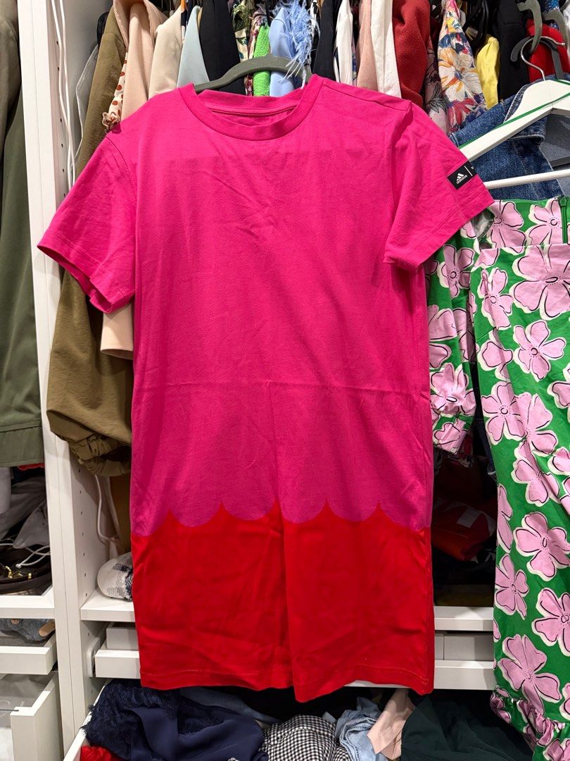 Adidas x Marimekko Dress (Category: Dresses) located in Paranaque City. Submitted by larabnew (Listing ID 1414784097, Image 1). Description: - Adidas x Marimekko collaboration - Eye-catching pink and red color block design - Unique scalloped hem - Classic crew neck and short sleeves - Features Adidas and Marimekko branding on the sleeve .