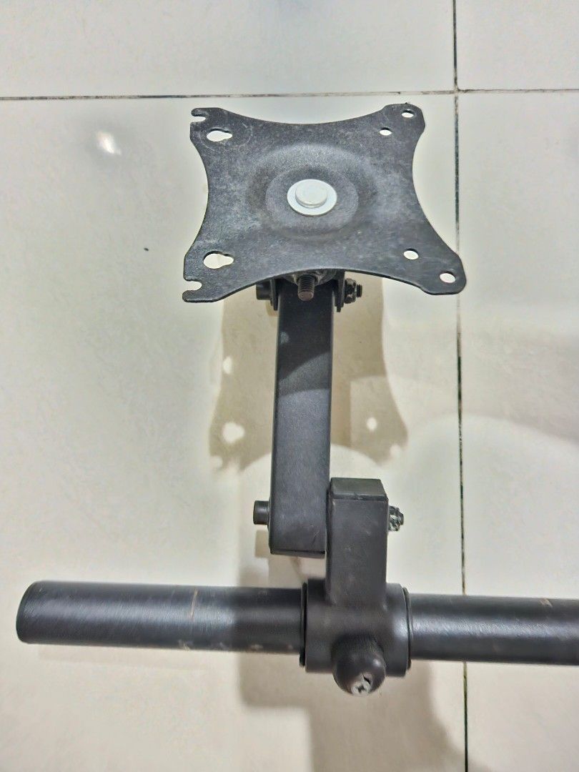 Adjustable Monitor Arm (Category: Monitor Screens) located in Makati City. Submitted by littonton (Listing ID 1414792209, Image 3). Description: no screws included.