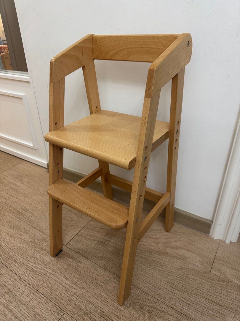 Adjustable Wooden Baby High Chair (Category: Kids' Tables & Chairs) located in Singapore. Submitted by tiramisu33 (Listing ID 1414722686, Image 3). Description: Free delivery to your downstairs included.