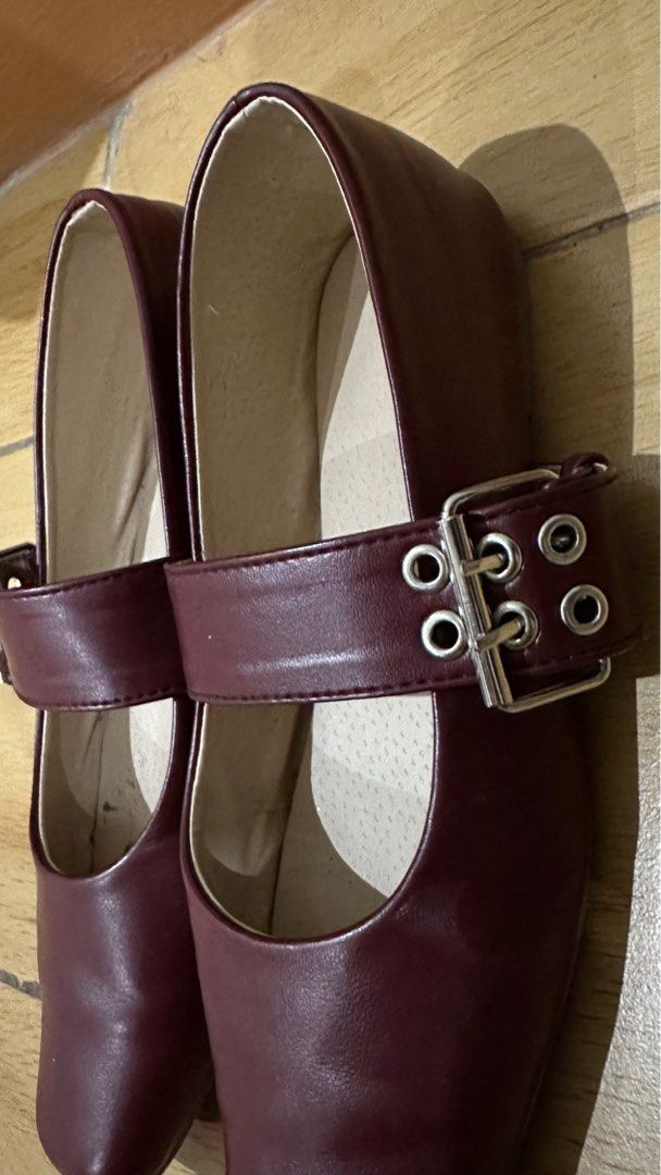 Aztrid Mary Jane Flat Shoes in Harper (Category: Heels) located in Valenzuela. Submitted by ahlexluna (Listing ID 1414773276, Image 2). Description: - Used 2x only - Burgundy Matter color - Buckle closure - Square toe design - Leather-like material - Brand name on insole.