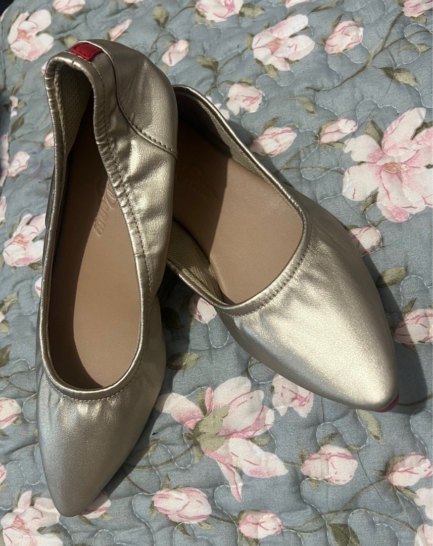 Belle Beau Gold Flats Size 8 (Category: Flats & Sandals) located in Imus. Submitted by vanity_cravings (Listing ID 1414764244, Image 1). Description: - Belle Beau gold flats - Size 8 - Pointed toe design - Red sole and back accent - Neutral interior - Soft and flexible material -Very comfy .