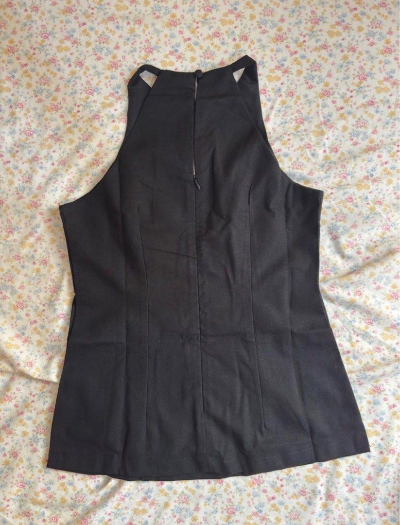 Black Halter Top (Linen Camisole) (Category: Others Tops) located in Bayambang. Submitted by elle.declutter (Listing ID 1414806817, Image 2). Description: .