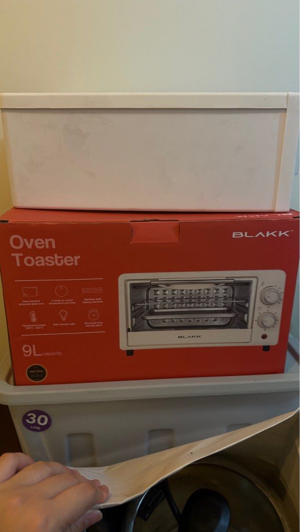 Blakk Oven Toaster 9L Capacity (Category: Ovens & Toasters) located in Makati City. Submitted by severusss (Listing ID 1414761901, Image 1). Description: - Blakk 9L Oven Toaster - Temperature Control - 30-Minute Timer - Indicator Light - Heating Element - See-Through Glass Door - Compact Design - Ideal for Various Cooking Tasks -brand new never been opened Makati loc.