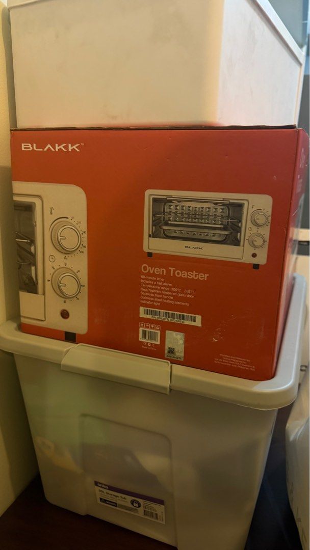 Blakk Oven Toaster 9L Capacity (Category: Ovens & Toasters) located in Makati City. Submitted by severusss (Listing ID 1414761901, Image 2). Description: - Blakk 9L Oven Toaster - Temperature Control - 30-Minute Timer - Indicator Light - Heating Element - See-Through Glass Door - Compact Design - Ideal for Various Cooking Tasks -brand new never been opened Makati loc.