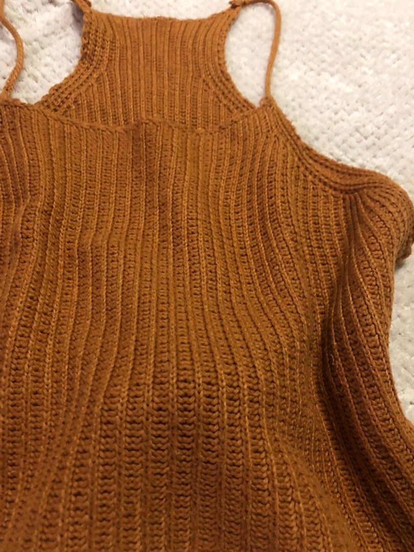 Brown Knitted Crochet Crop Top (Category: Sleeveless) located in Caloocan City. Submitted by yzaiii (Listing ID 1414750463, Image 2). Description: -s to med Will send pics if you to see when worn MOP: Gcash/ Gtyme.