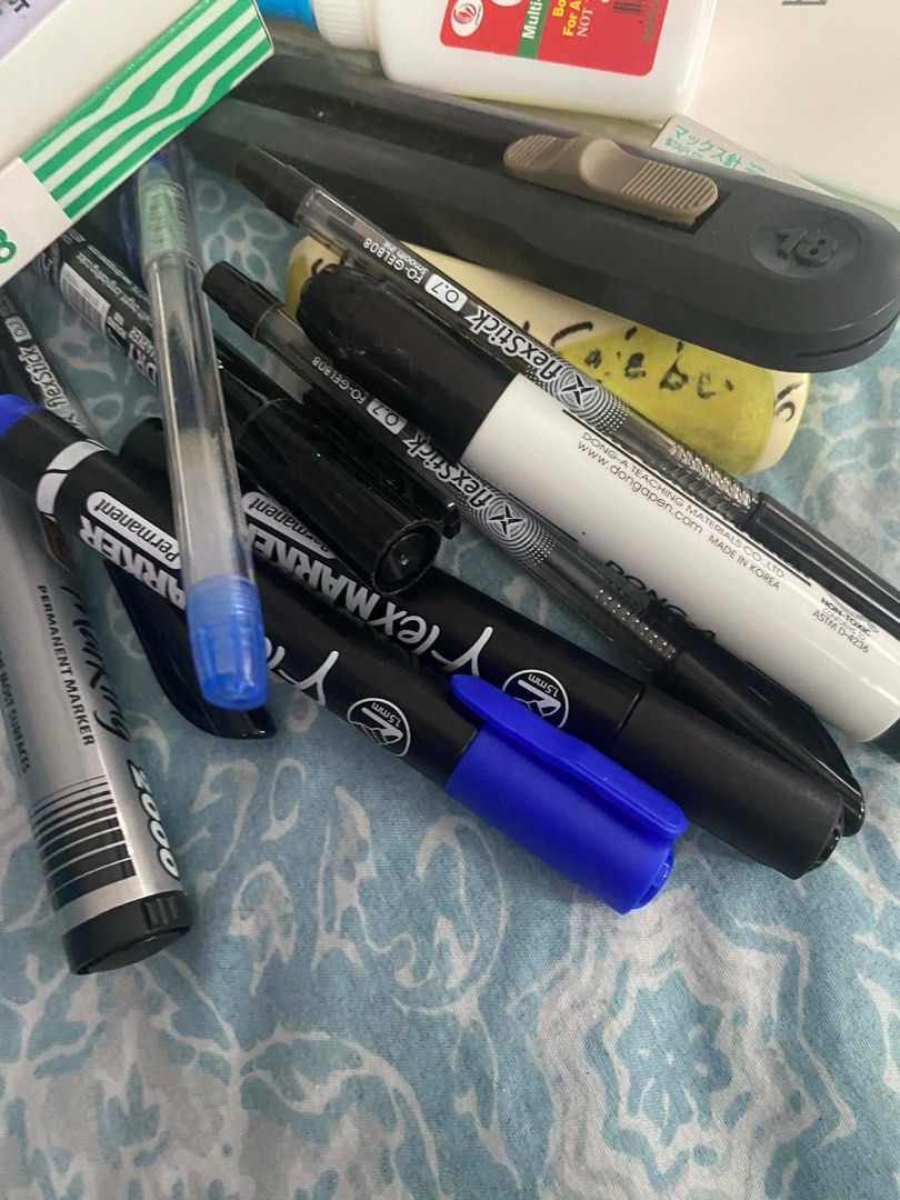 Bundle Art materials with tote bag 250 (Category: Craft Supplies & Tools) located in Quezon City. Submitted by balikbayanbuddy (Listing ID 1414755719, Image 2). Description: .