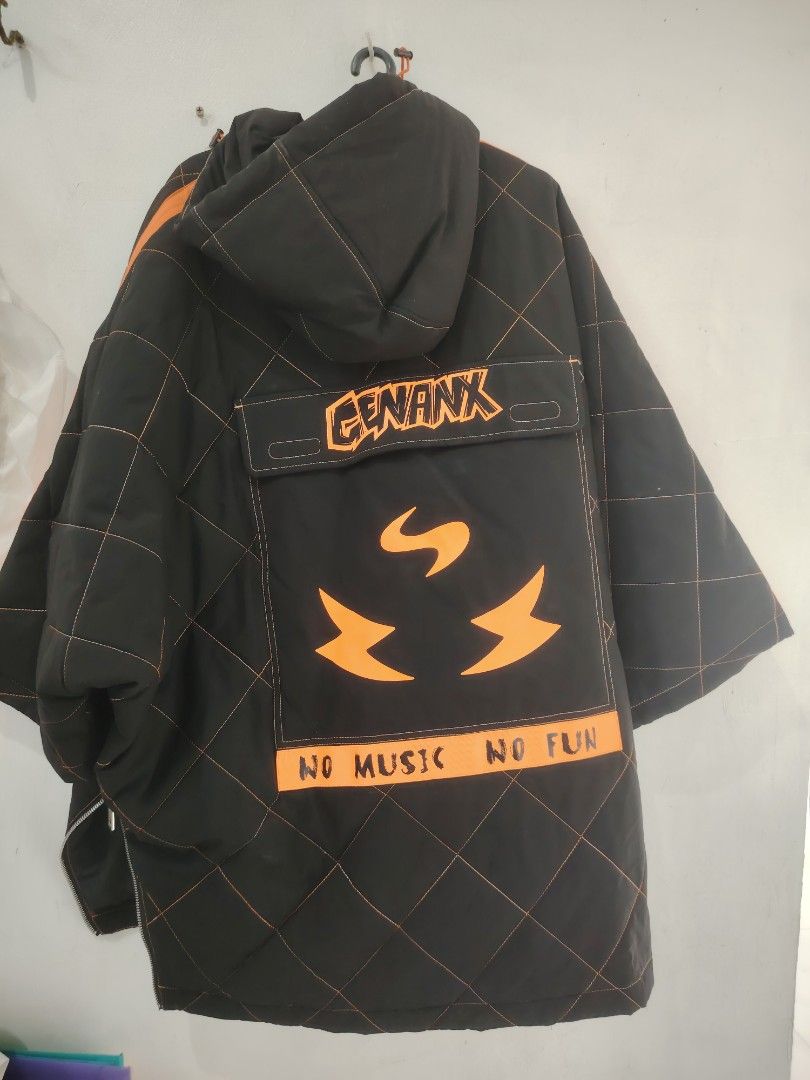 CENANX Black Quilted Jacket with Hood kpop (Category: Coats, Jackets and Outerwear) located in Cordova. Submitted by prelovedceb7 (Listing ID 1414636335, Image 2). Description: medium on tag oversized cool good quality .