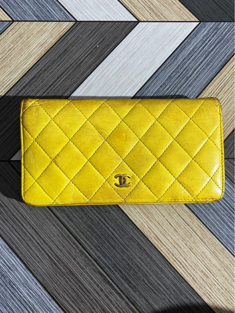 Chanel Long Wallet (Category: Luxury Bags & Wallets) located in Daraga. Submitted by th3cliquejunks (Listing ID 1414797397, Image 1). Description: Chanel Matelasse Lambskin Leather Long Wallet - Authentic Verygood Condition Needs Cleaning Only Can provide more pics upon request 8,500.