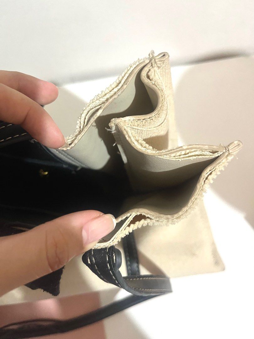 charles & keith shalia canvas tote bag (Category: Tote Bags) located in Muntinlupa City. Submitted by mikhasellsstuff (Listing ID 1414724611, Image 3). Description: — bought from @lovepochette on ig Please see close-up photos for minor flaws on the bag. These can be repaired with stitching. Item has not been washed..