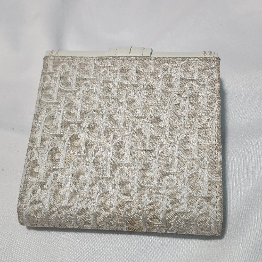 Christian Dior Saddle Wallet (Category: Luxury Bags & Wallets) located in Silang. Submitted by nnnightsss (Listing ID 1414688594, Image 2). Description: authentic Christian Dior trifold saddle wallet Php3,500 + lsf.