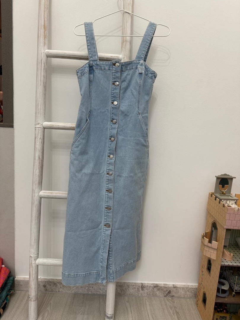 club monaco denim dress Club Monaco Denim Button-Up Midi Dress, Women's Fashion, Dresses & Sets,  Dresses on Carousell