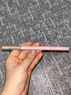 (Category: ) located in . Submitted by decluttermakeupppppp (Listing ID 1414753454, Image 1). Description: .