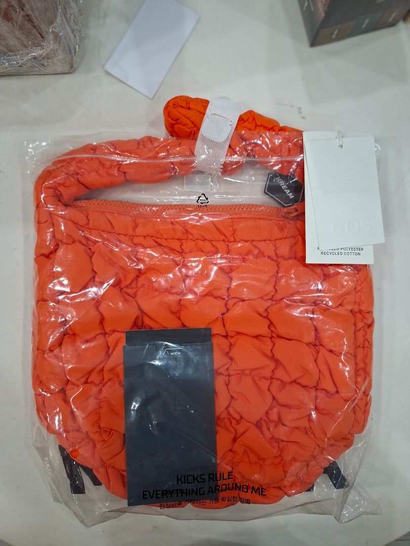 COS Bright Orange Quilted mini shoulder bag (Category: Luxury Bags & Wallets) located in Quezon City. Submitted by forsyth21 (Listing ID 1414770010, Image 2). Description: .
