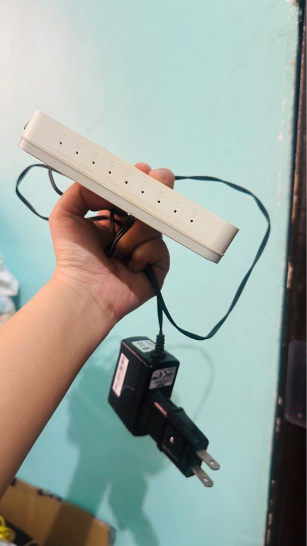 D-Link Switch (Category: Cables & Adaptors) located in Manila. Submitted by dukejah (Listing ID 1414681934, Image 3). Description: .