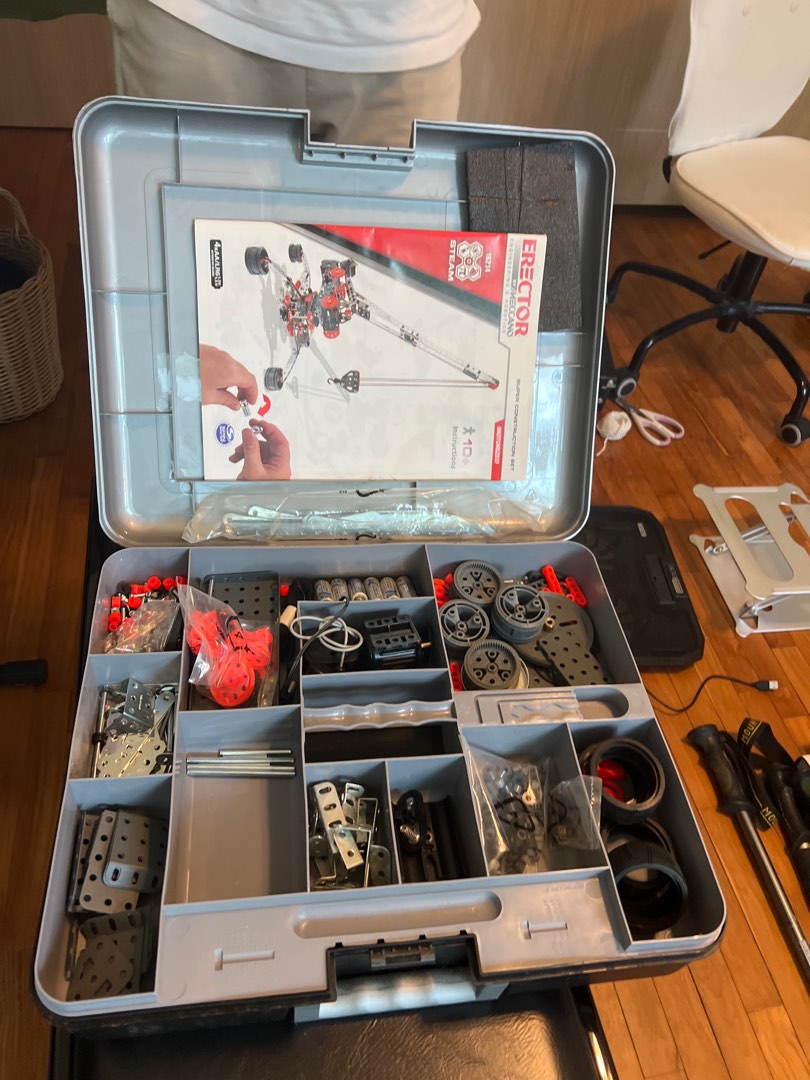 Erector Set 40+ Model Construction Set, Hobbies & Toys, Toys & Games on ...