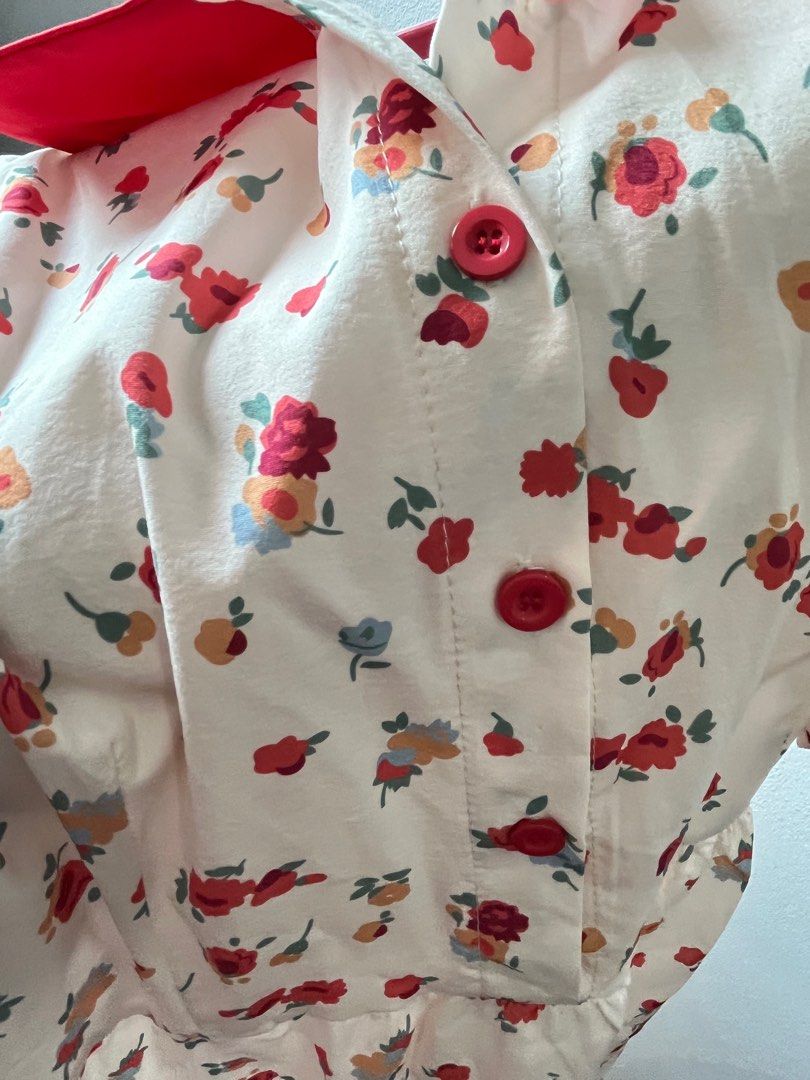 Floral Dress (Category: Dresses) located in Manila. Submitted by ggdecluttering (Listing ID 1414689486, Image 3). Description: Used it once lang, natago na sa cabinet. No brand/ tags Can fit small to medium. .