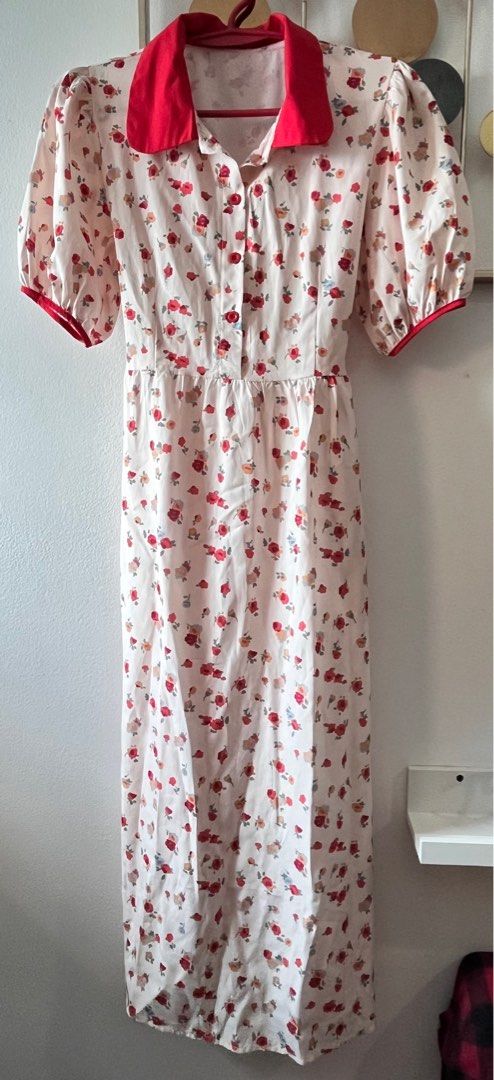 Floral Dress (Category: Dresses) located in Manila. Submitted by ggdecluttering (Listing ID 1414689486, Image 1). Description: Used it once lang, natago na sa cabinet. No brand/ tags Can fit small to medium. .