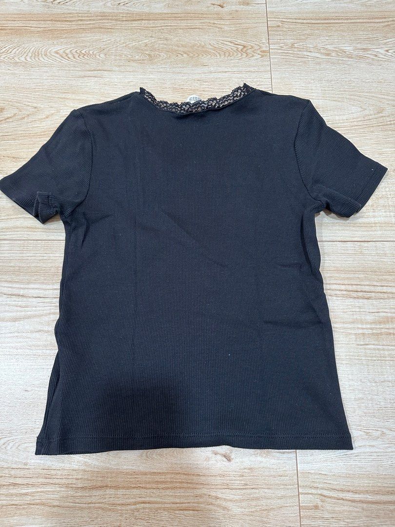 H&M Top for Girls (Category: Babies & Kids Fashion) located in Manila. Submitted by nlm16 (Listing ID 1414637394, Image 2). Description: Well used but in good condition Black.