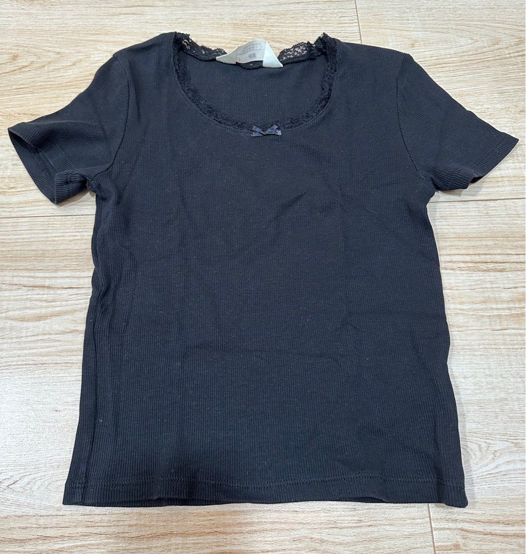 H&M Top for Girls (Category: Babies & Kids Fashion) located in Manila. Submitted by nlm16 (Listing ID 1414637394, Image 1). Description: Well used but in good condition Black.
