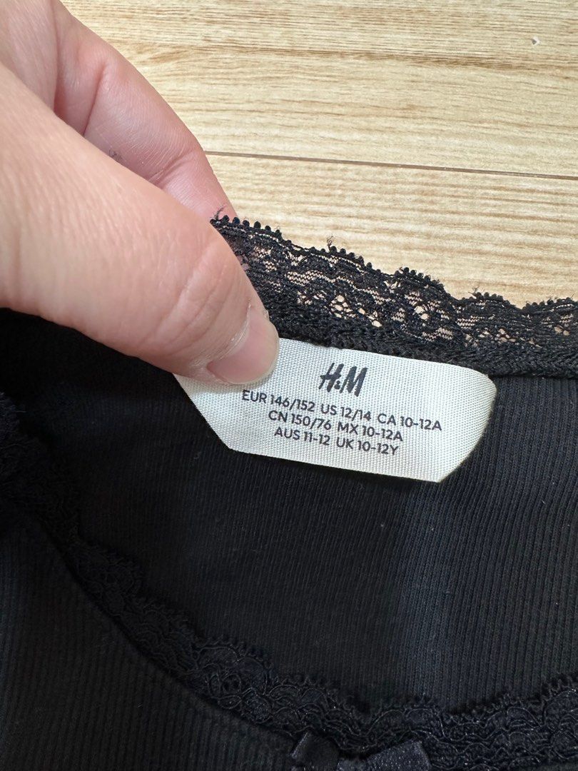 H&M Top for Girls (Category: Babies & Kids Fashion) located in Manila. Submitted by nlm16 (Listing ID 1414637394, Image 3). Description: Well used but in good condition Black.
