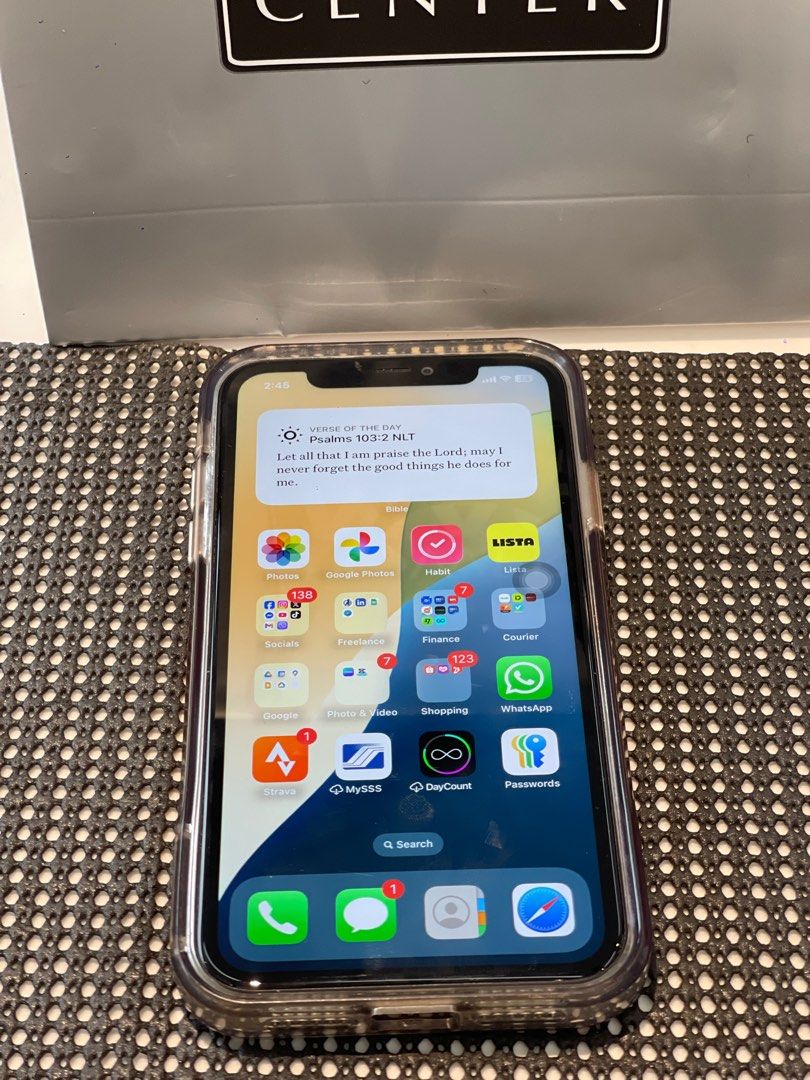 Iphone 11 White 128gb Globelocked with box (Category: iPhone 11 Series) located in Manila. Submitted by techboss_mnl (Listing ID 1414689378, Image 3). Description: Iphone 11 128gb globelocked Smooth, no issues 1st owner - safe to reset anytime No icloud issues Slightly negotiable (no to barat!) Local unit (NTC) Meet up; Commonwealth Shipping same day via lalamove or LBC .