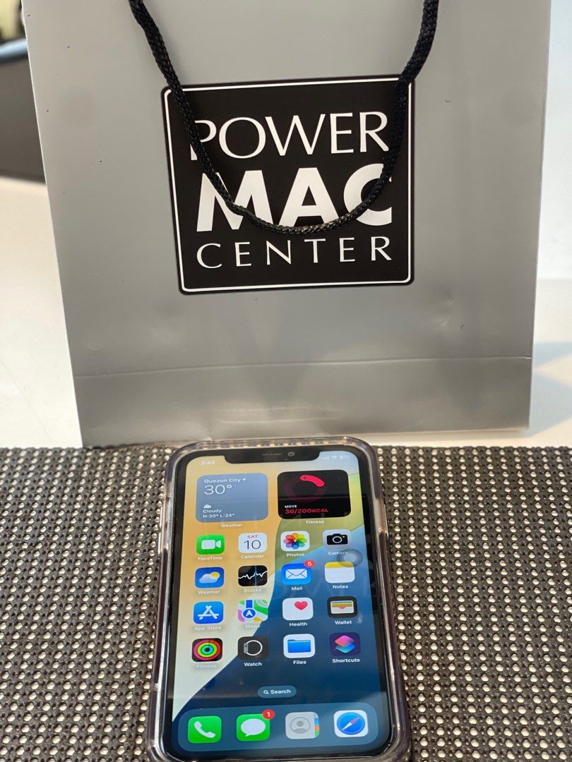 Iphone 11 White 128gb Globelocked with box (Category: iPhone 11 Series) located in Manila. Submitted by techboss_mnl (Listing ID 1414689378, Image 2). Description: Iphone 11 128gb globelocked Smooth, no issues 1st owner - safe to reset anytime No icloud issues Slightly negotiable (no to barat!) Local unit (NTC) Meet up; Commonwealth Shipping same day via lalamove or LBC .