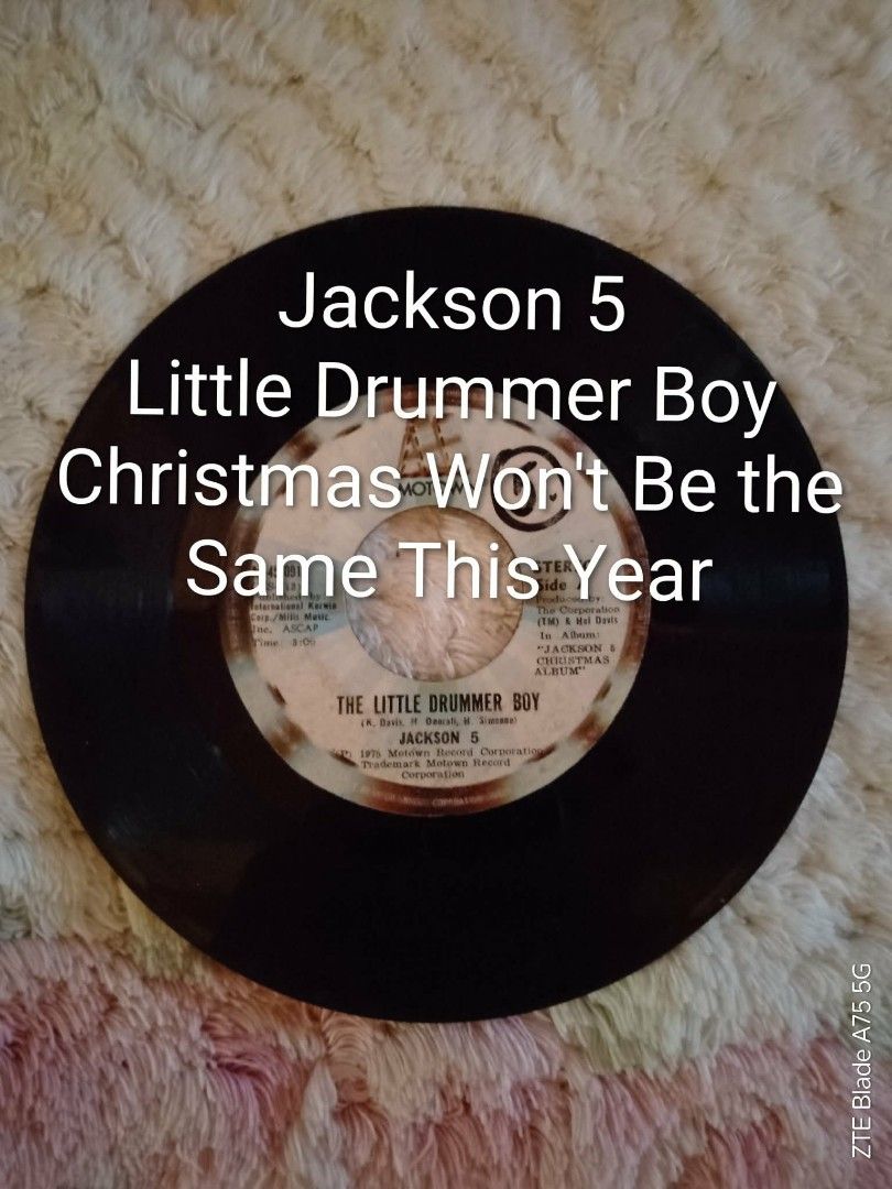 Jackson 5 - Little Drummer Boy Vinyl Record (Category: Vinyls) located in Lucena. Submitted by miles.miles1 (Listing ID 1414627638, Image 1). Description: - Original Jackson 5 vinyl record. - Features "Little Drummer Boy" and "Christmas Won't Be the Same This Year." - A classic holiday record. - Perfect for collectors. - Makes a great gift for Jackson 5 fans..