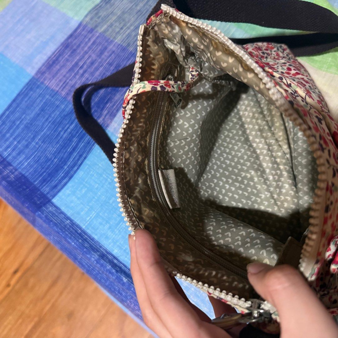 Kipling Moyelle Print Crossbody Bag (Category: Cross-body Bags) located in Manila. Submitted by caitlinmoon (Listing ID 1414700057, Image 2). Description: needs wash but in good condition original.