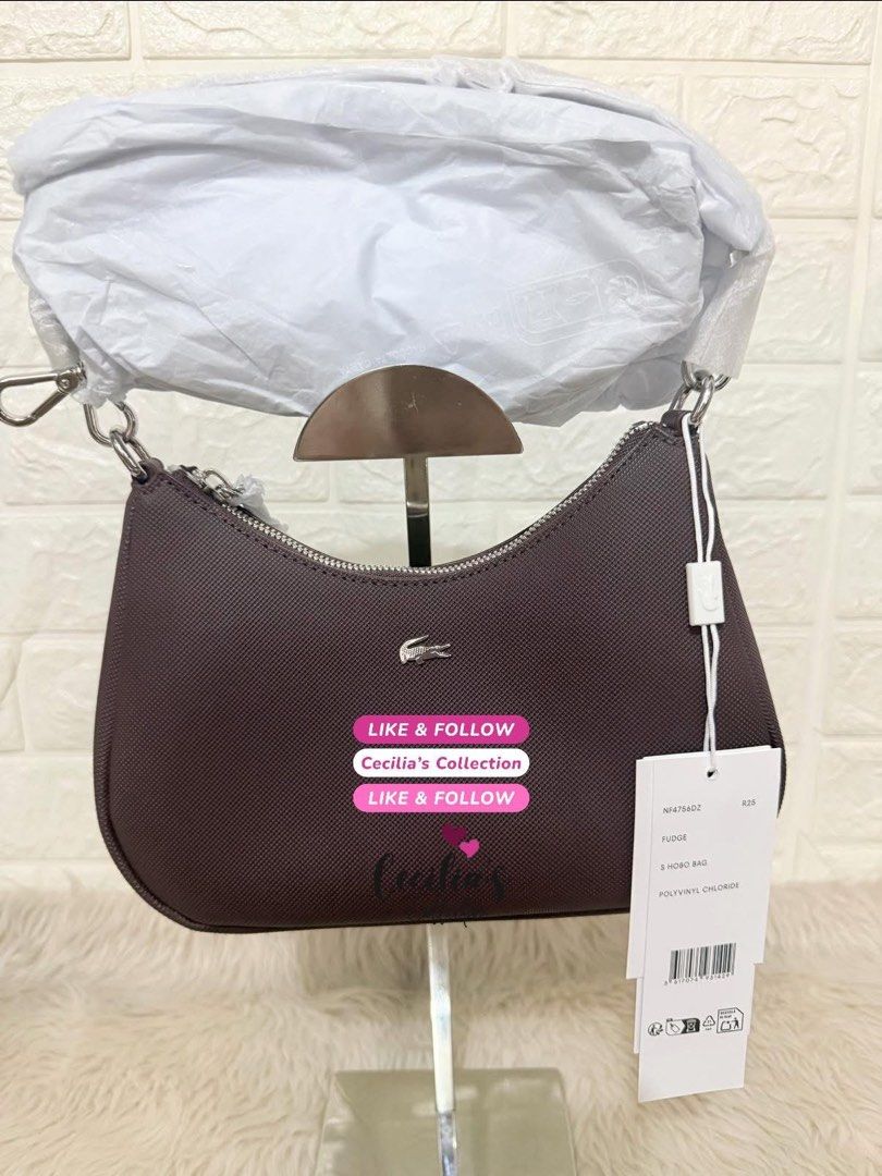 Lacoste Daily City Shoulder Bag (Category: Shoulder Bags) located in Paranaque City. Submitted by ceciliascollection (Listing ID 1414645105, Image 1). Description: Lacoste Daily City Shoulder Bag ❣️ON HAND & READY TO SHIP❣️ 💯Authentic from Lacoste Singapore 💰 Mall Price ₱10,950.00 ✔️color: Fudge ✔️brand new with tag ✔️with paper bag Description: The Daily City line features essential, timeless pieces made for daily use. This bag can be worn on 