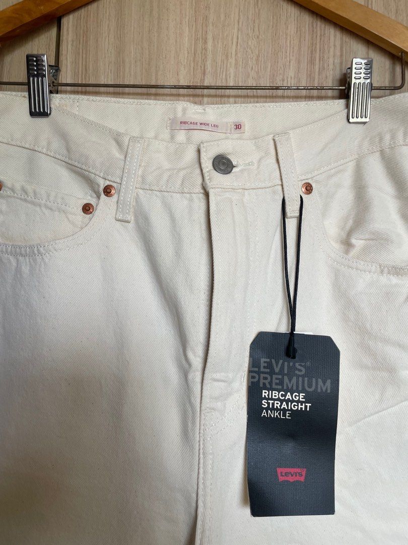 Levis Ribcage Straight Ankle in Size 30 (Category: Jeans) located in Cabuyao City. Submitted by ajaip (Listing ID 1414675838, Image 2). Description: W30 L30.