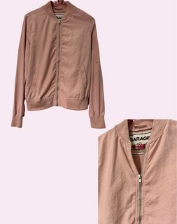 (Category: ) located in . Submitted by prelovedlyclosets (Listing ID 1414715746, Image 1). Description: .