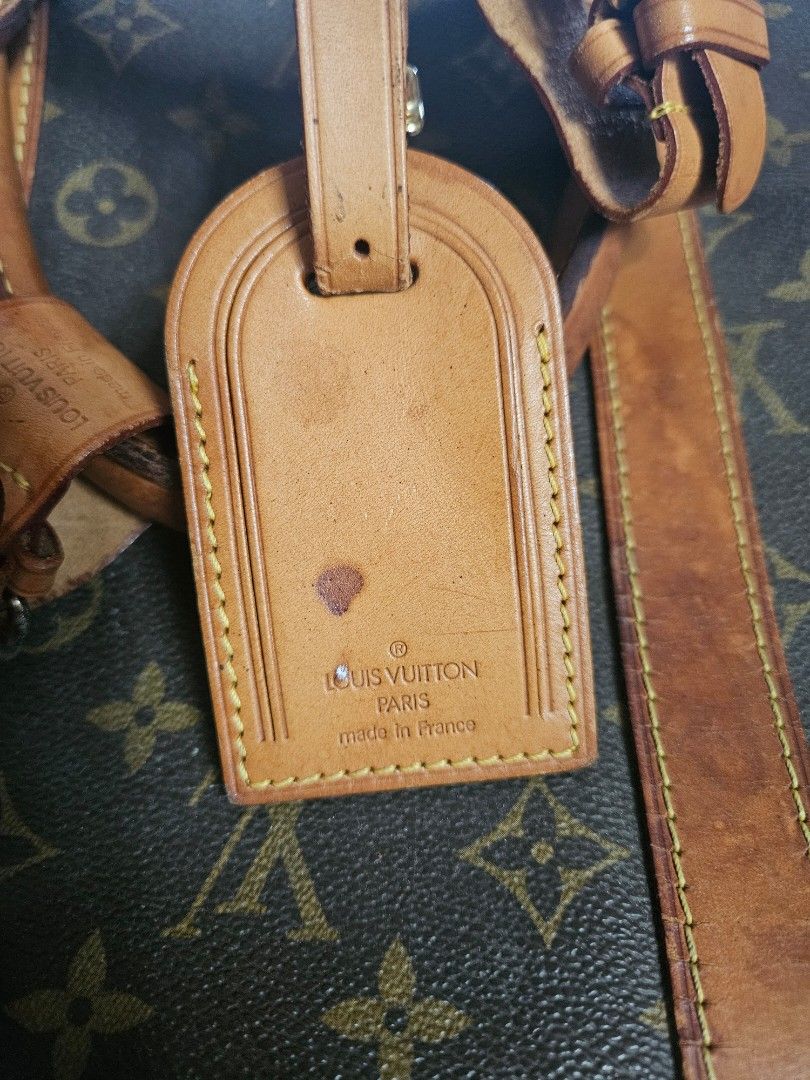 Louis Vuitton Monogram Keepall 55 Bandouliere (Category: Luxury Bags & Wallets) located in Santa Rosa. Submitted by pb_reg (Listing ID 1414636805, Image 3). Description: - Authentic Louis Vuitton Keepall 55 bandouliere travel bag. - Classic monogram canvas. - Includes padlock and keys. - Spacious, lined interior. - Date code: TH0976. FOR TAKE ALL Please see individual posts for more photos 1. Louis Vuitton keepall 55 bandouliere - great condition