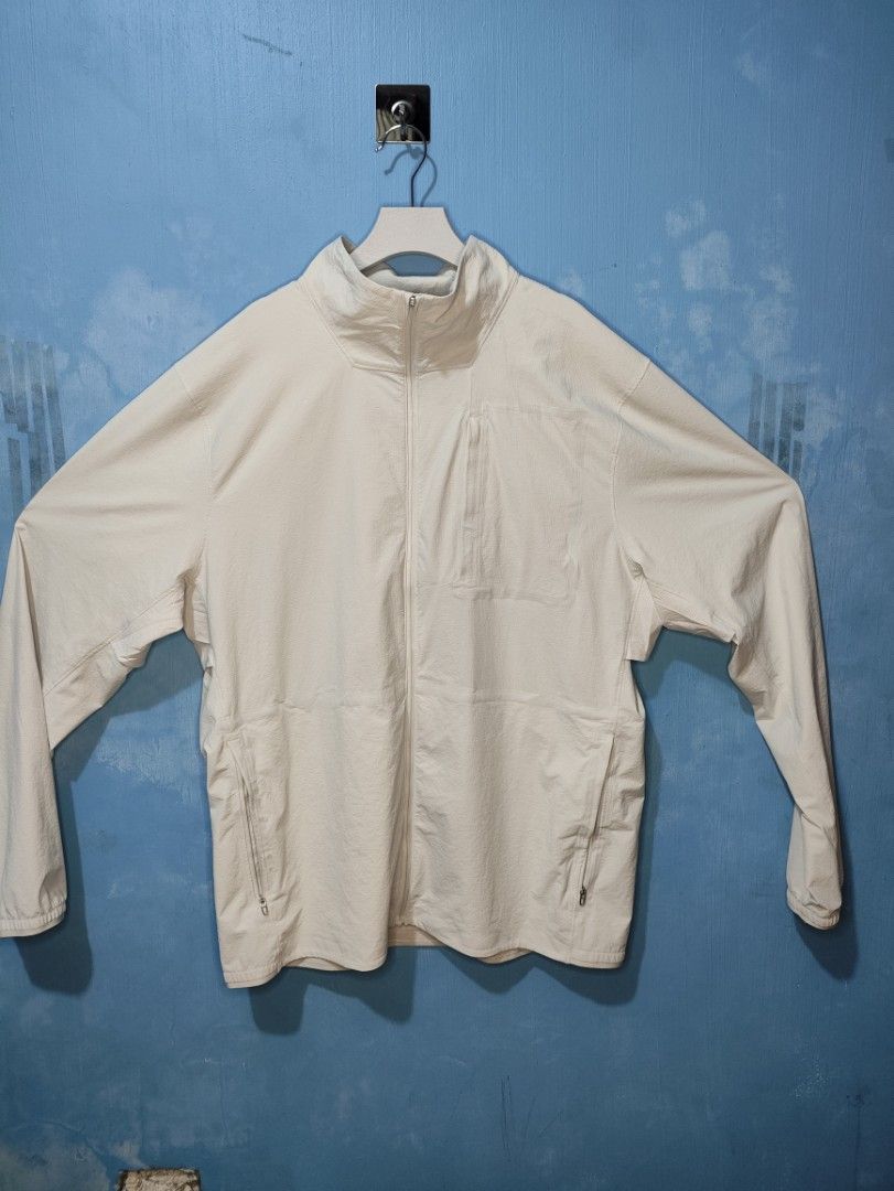 Lululemon Lightweight Jacket XL/TG (Category: Activewear) located in Manila. Submitted by glenndejes07057 (Listing ID 1414775700, Image 1). Description: FOR SALE ❗❗❗ LULULEMON SOJOURN WINDBREAKER 23X29 XL ON TAG MINT CONDITION 1,*** DIRECT PM SA INTERESTED 📩📩📩 LOC: CAUAYAN CITY PAYMENT FIRST POLICY. GCASH OR BANK TRANSFER OPEN VC AND VOUCH FOR ASSURANCE..