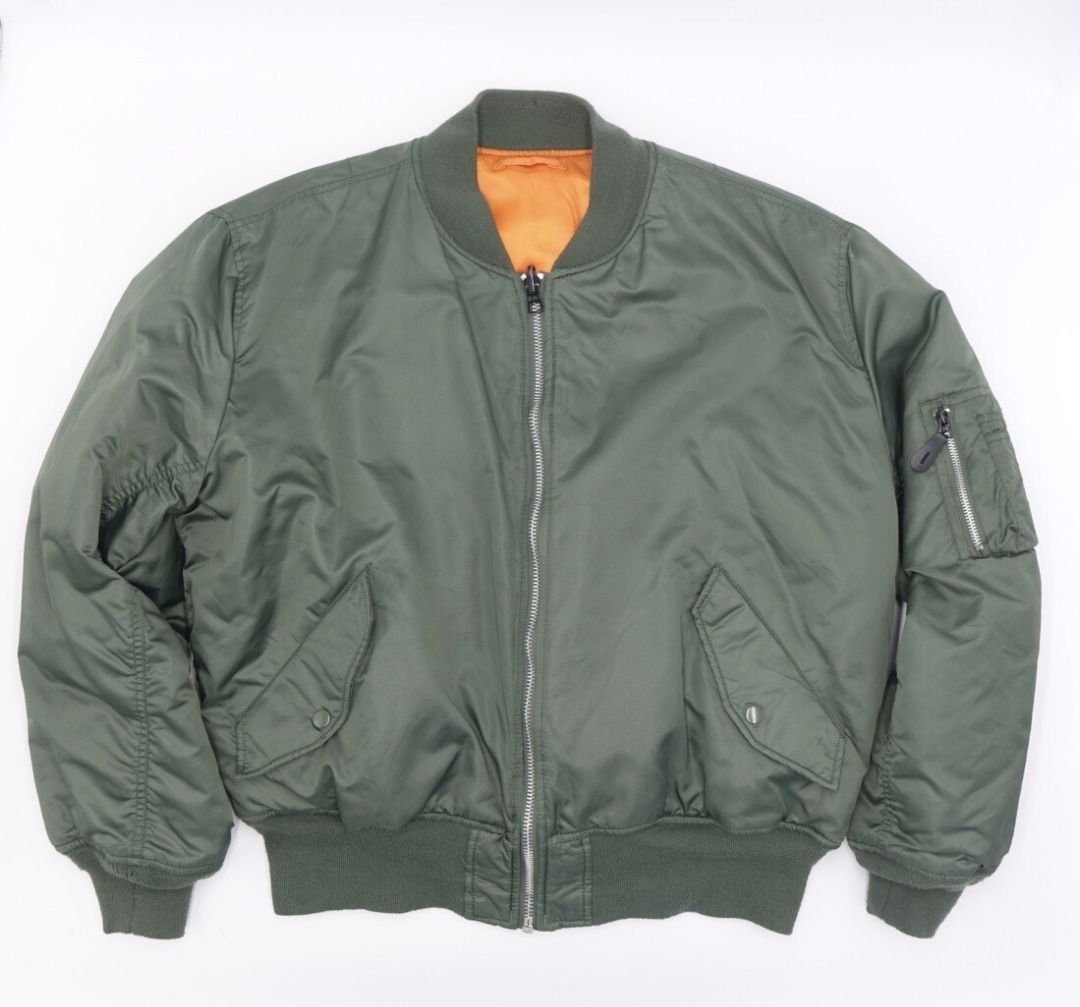 MA1軍褸外套 Knox Armory MA-1 （分類：外套及戶外衣服）位於 Hong Kong。 由 bb_gtou 提交（商品編號 1414700453，圖片 5）。簡介： MA1軍褸外套 Knox Armory MA-1 胸濶 63cm 肩濶 51cm 後中長 63cm 袖長 71cm 腳濶 41cm 粉嶺交收。