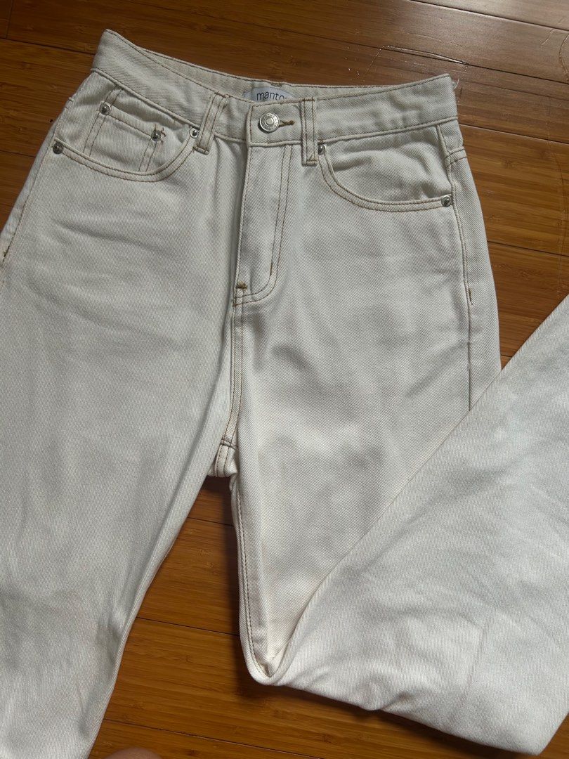Mantou White Wide-leg Jeans (Category: Jeans) located in Binan City. Submitted by vi422 (Listing ID 1414679197, Image 1). Description: White Mantou jeans - Size: S, 24" waist, 38.5" length - High-waisted, wide-leg - Cream denim material - Rarely used 🤍 has a light denim material so its comfy! selling cos i dont wear white jeans a lot.