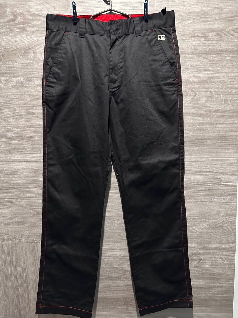 MLB New York Yankees Pants XL (Category: Joggers) located in San Jose. Submitted by vedaniaarv64346 (Listing ID 1414627207, Image 2). Description: MLB Yankees SIZE 34 W -17.5W by 42L -849 only - Black pants, size XL - New York Yankees logo on the back - Red stitching details - Red interior lining with star pattern - MLB logo on front pocket.