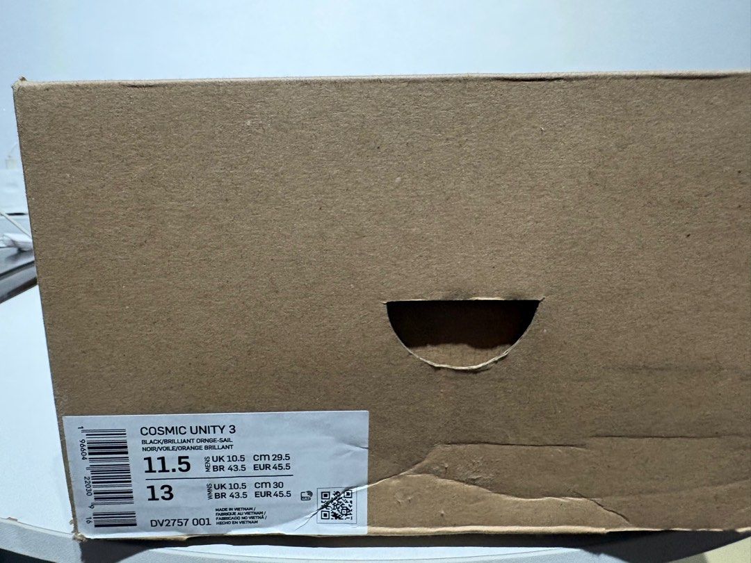 Nike Cosmic Unity 3 Black/Brilliant Orange (Category: Sneakers) located in Taguig. Submitted by rmlmm (Listing ID 1414690856, Image 2). Description: To big for me.
