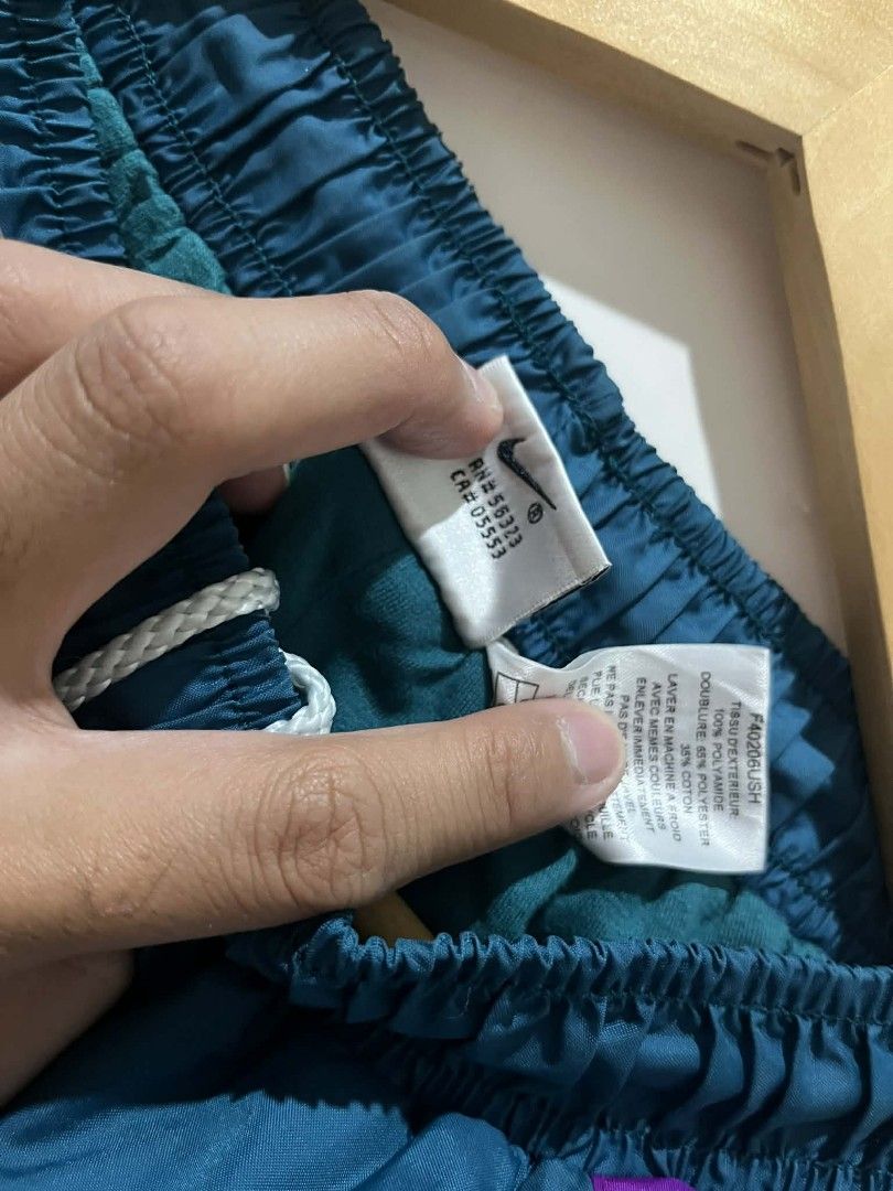 Nike Sweatpants (vintage) (Category: Activewear) located in San Fernando. Submitted by work4it (Listing ID 1414763926, Image 3). Description: .