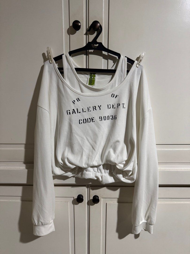 Off Shoulder Layered Sweatshirt (Category: Longsleeves) located in Santa Rosa. Submitted by yagamibunny (Listing ID 1414788877, Image 1). Description: -Freesize (S-L) -Preloved, May onting himulmol sa side but not obvious when worn -Malambot, NOT pure polyester .