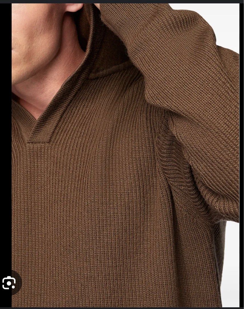 OLD NAVY hazelnut V-neck hoodie (Category: Coats, Jackets and Outerwear) located in Quezon City. Submitted by declutter.er04 (Listing ID 1414660642, Image 2). Description: Bought in US, used once because i gained weight 😅 This is Medium but US Size fits 5'7-5'10 guys.