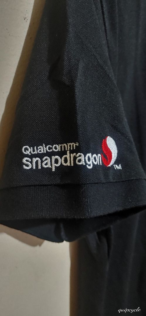 Qualcomm Snapdragon Geek Shirt (Category: Shirts) located in Quezon City. Submitted by ppaya (Listing ID 1414624930, Image 3). Description: - Embroidered patch featuring the Qualcomm Snapdragon logo. - Black background. - Snapdragon logo in red and white. - Finely detailed embroidery. Commonwealth QC pickup. GCash..