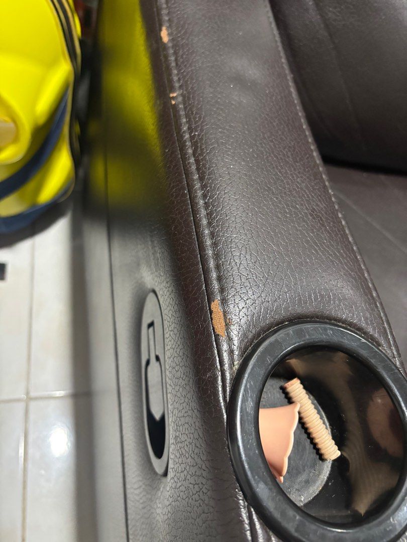 Recliner Chair - Leather (Category: Sofas) located in Marikina City. Submitted by cessyr (Listing ID 1414760503, Image 3). Description: .