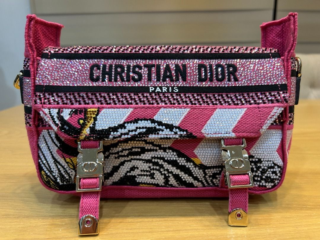 Small Pink Studded CHRISTIAN DIOR Canvas Bag (Category: Shoulder Bags) located in Cebu City. Submitted by smartvogue (Listing ID 1414744650, Image 1). Description: Authentic, coded Dimensions: 6.25” H x 8.5” W x 3” D Flaws: Missing sling Being sold for 6,500 Euros elsewhere Get this for a bargain! 📍Cebu City Disclaimer: The seller has no association or affiliation with any of the brands featured across the listings. All rights are reserved to th