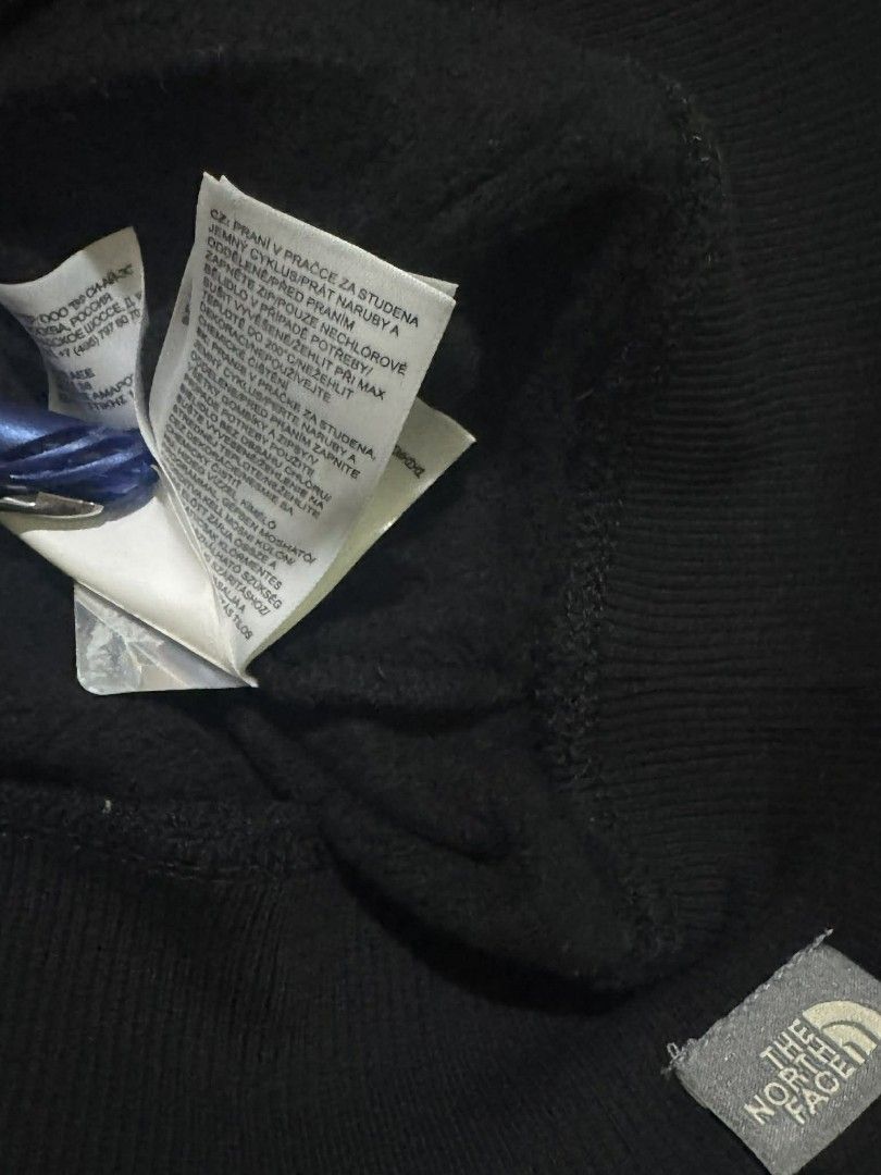 The North Face Black Hoodie (Category: Hoodies) located in San Juan City. Submitted by che2x22 (Listing ID 1414660515, Image 3). Description: -youth/junior medium - The North Face kids' hoodie - Color: Black - Features a hood and front pocket - The North Face logo on the front - Includes original tag -used once during our HK Trip (personal used).