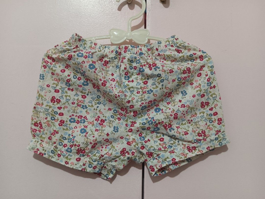 Tiny Tummies Floral Shorts (Category: Babies & Kids Fashion) located in Quezon City. Submitted by whimscaprices (Listing ID 1414821084, Image 1). Description: Tiny Tummies Floral Shorts Brand: Tiny Tummies Condition: 10/10 Used twice Size: 12-18M on tag (Fits 1-3yo) - Floral Design - Super cute when worn! RFS: Decluttering big time and making spaces for my daughter's other stuff and toys inside the storage boxes. She's saving everything she earns