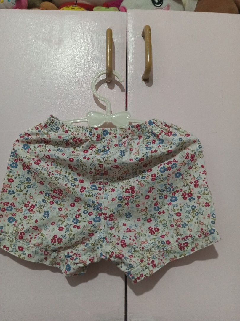 Tiny Tummies Floral Shorts (Category: Babies & Kids Fashion) located in Quezon City. Submitted by whimscaprices (Listing ID 1414821084, Image 2). Description: Tiny Tummies Floral Shorts Brand: Tiny Tummies Condition: 10/10 Used twice Size: 12-18M on tag (Fits 1-3yo) - Floral Design - Super cute when worn! RFS: Decluttering big time and making spaces for my daughter's other stuff and toys inside the storage boxes. She's saving everything she earns